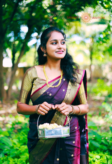 Élégance Dorée soft silk sari