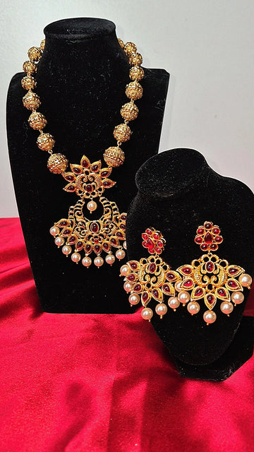 Kempu Necklace Set with Earrings