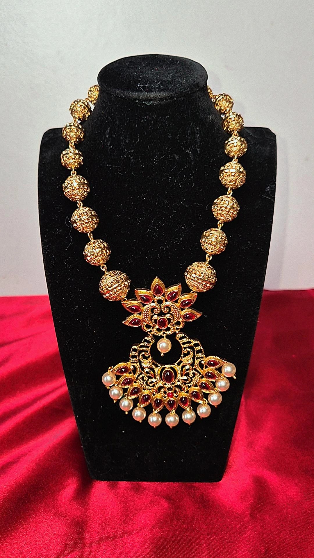 Kempu Necklace Set with Earrings