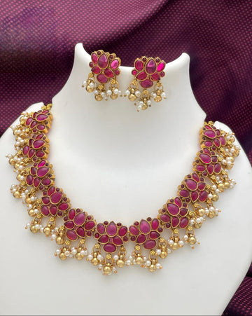 Kundan jewel set with Lotus motif